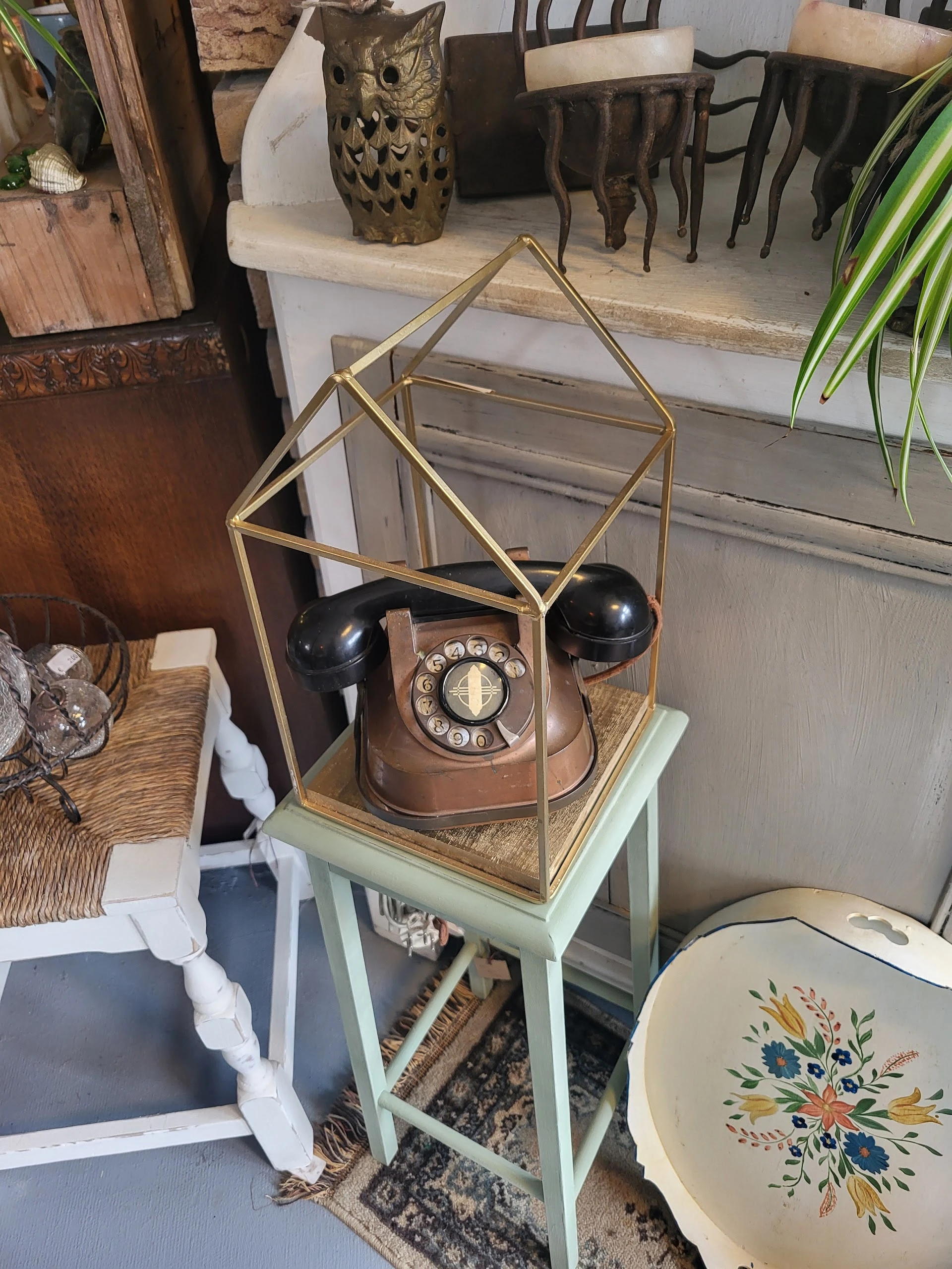 Old & Neij Gre-j vintagestyle kringloopwinkel in Groessen met tweedehands antiek, boeken en huis- en inrichting