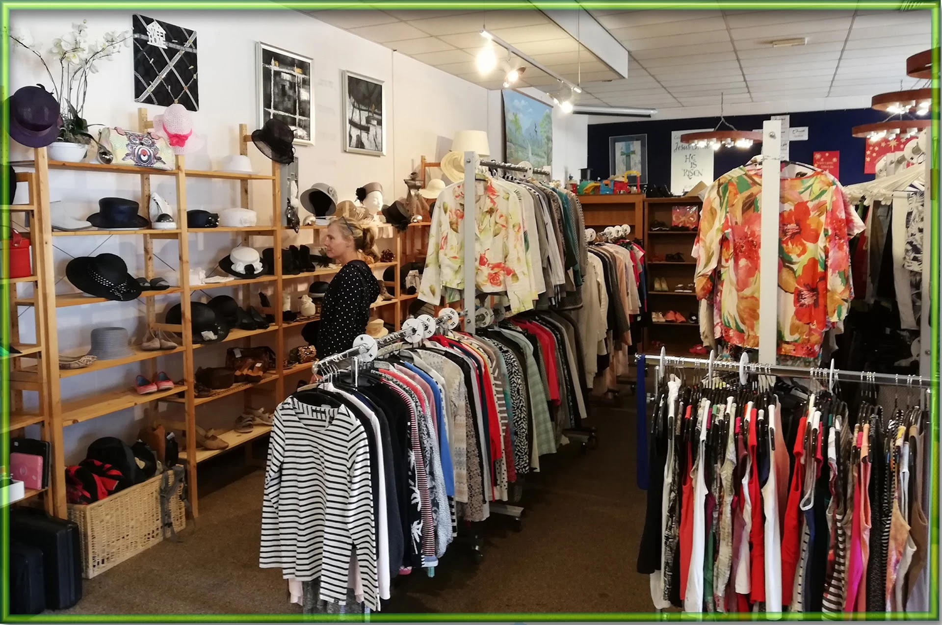 Kringloopwinkel OostEuropa Zending en Kringloopwinkel De Groene Weg in Krimpen aan de Lek