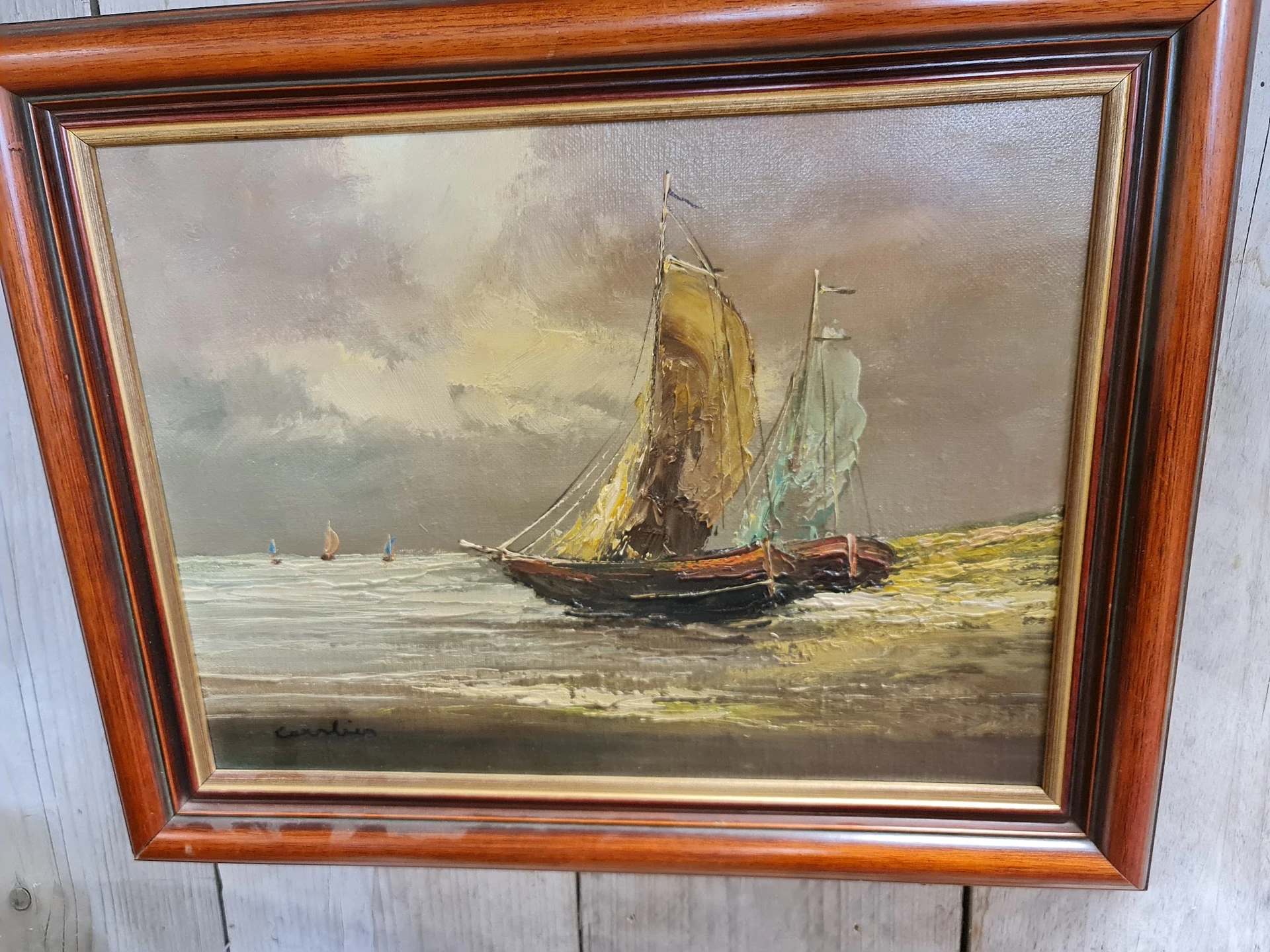 Schilderij met zeilschepen op zee in houten lijst