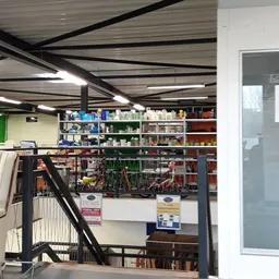 Kringloopwinkel Kringloopwinkel Opnieuw & Co Barendrecht in Barendrecht