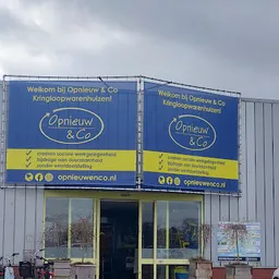 Bezoeker foto van Kringloopwinkel Opnieuw & Co Dordrecht in Dordrecht