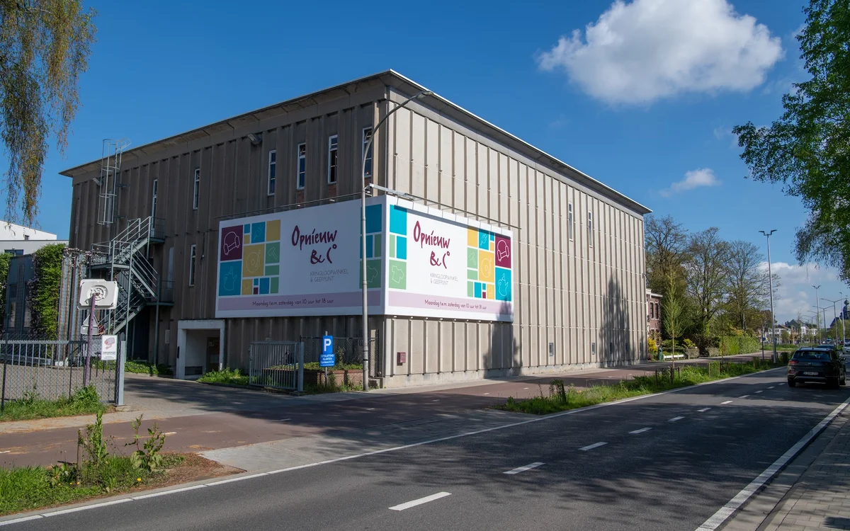 Kringloopwinkel Opnieuw & Co Duffel in Duffel