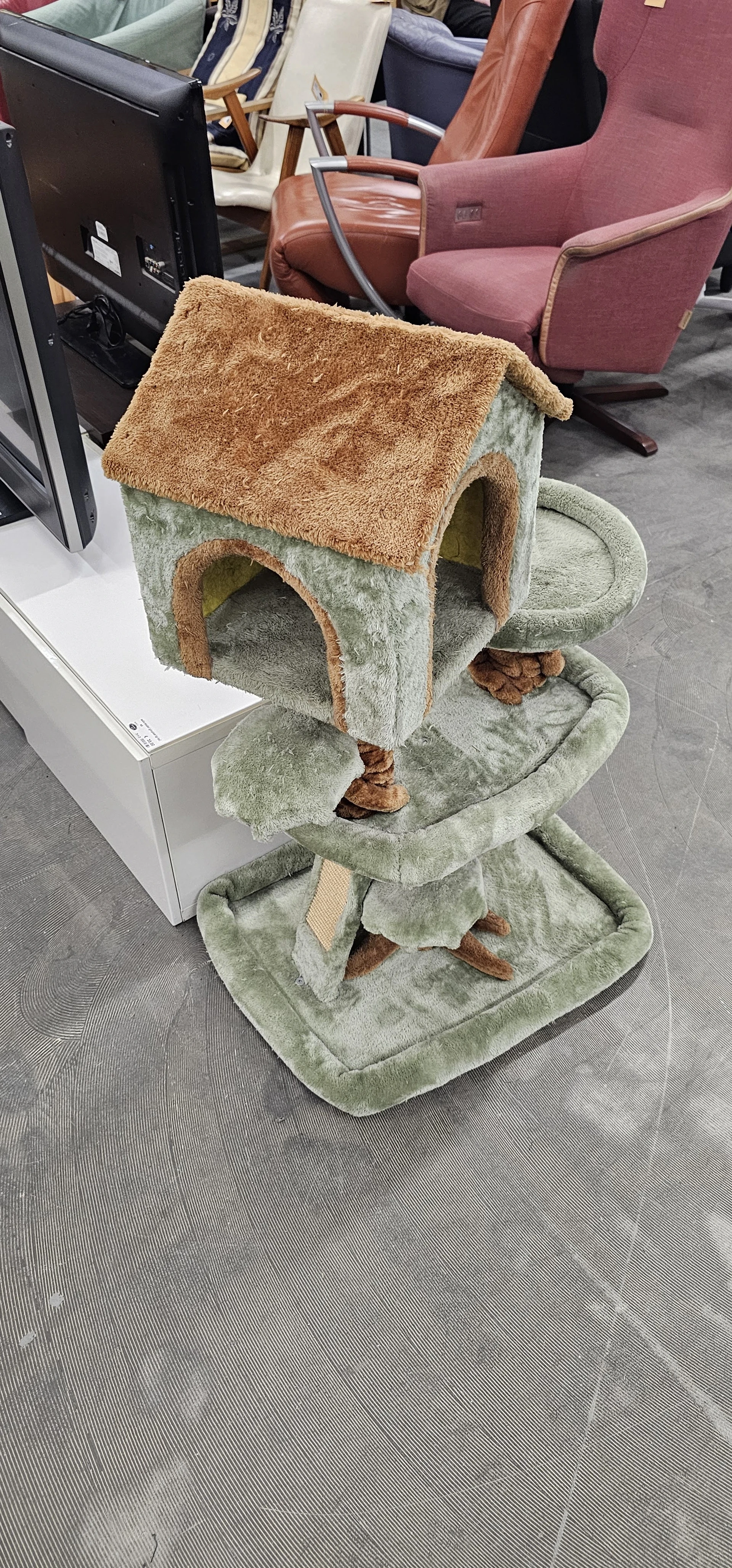 Kringloopwinkel Kringloopwinkel Opnieuw & Co Zwijndrecht in Zwijndrecht