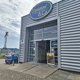 Bezoeker foto van Kringloopwinkel Opnieuw & Co Zwijndrecht in Zwijndrecht