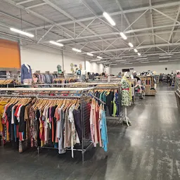 Bezoeker foto van Kringloopwinkel Opnieuw & Co Zwijndrecht in Zwijndrecht