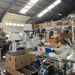 Bezoeker foto van Kringloopwinkel Oprommerloads in Oude Bildtzijl