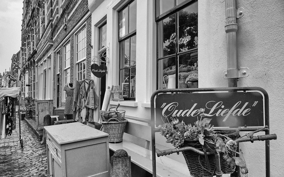 Kringloopwinkel Kringloopwinkel "Oude Liefde" in Woudrichem