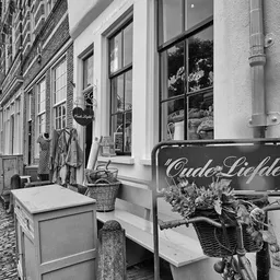 Kringloopwinkel Kringloopwinkel "Oude Liefde" in Woudrichem