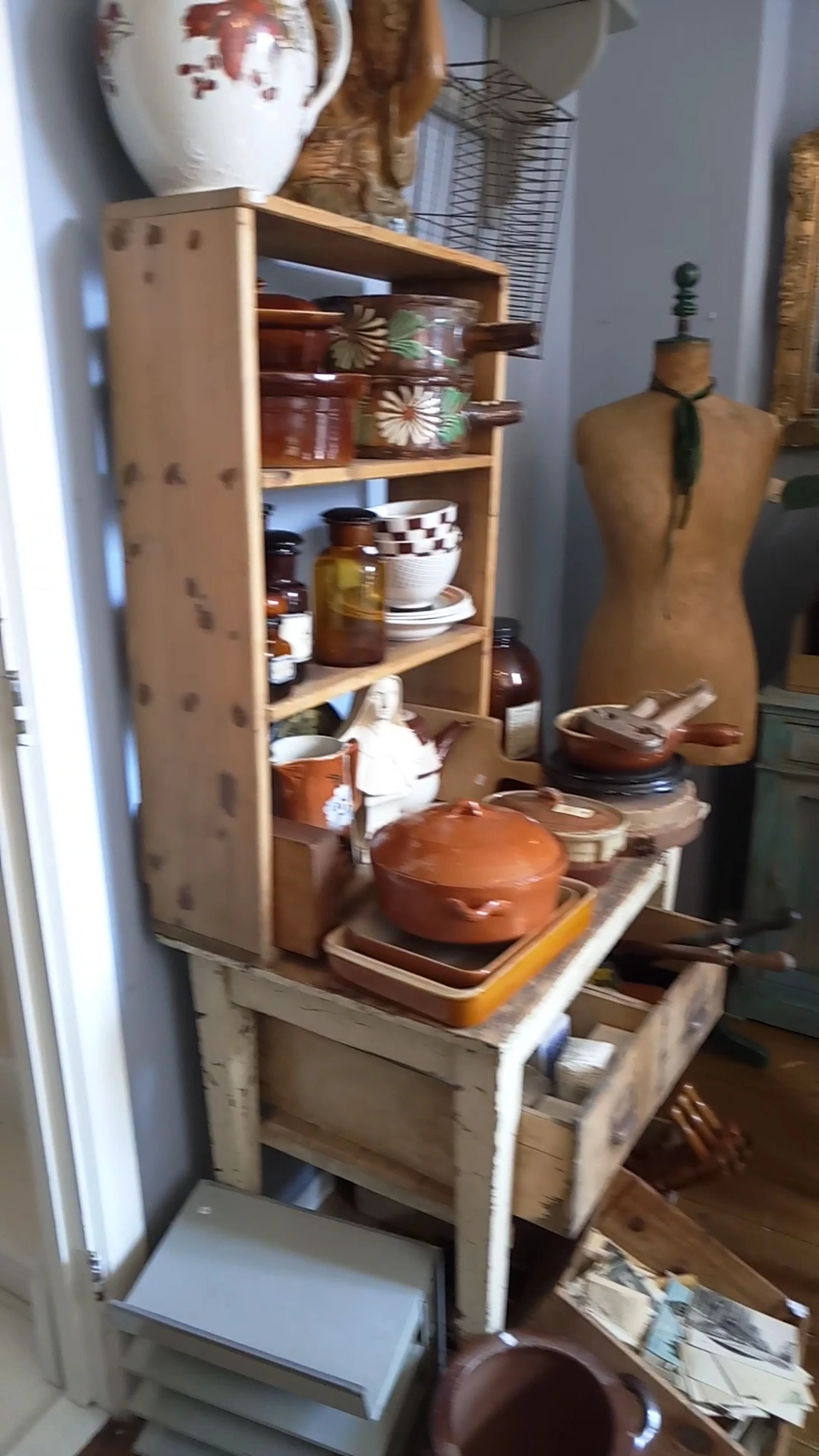 Kringloopwinkel Kringloopwinkel "Oude Liefde" in Woudrichem