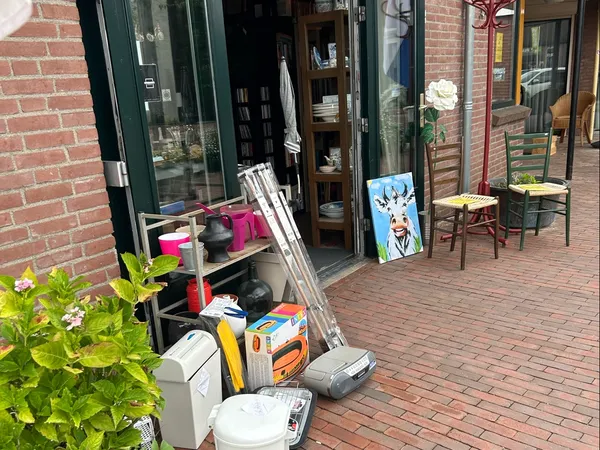 Kringloopwinkel Kringloopwinkel Overbodig-Interessant in Lobith