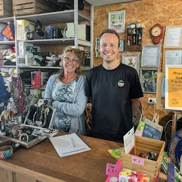 Bezoeker foto van Kringloopwinkel Overhoop Buurtwinkel in Utrecht