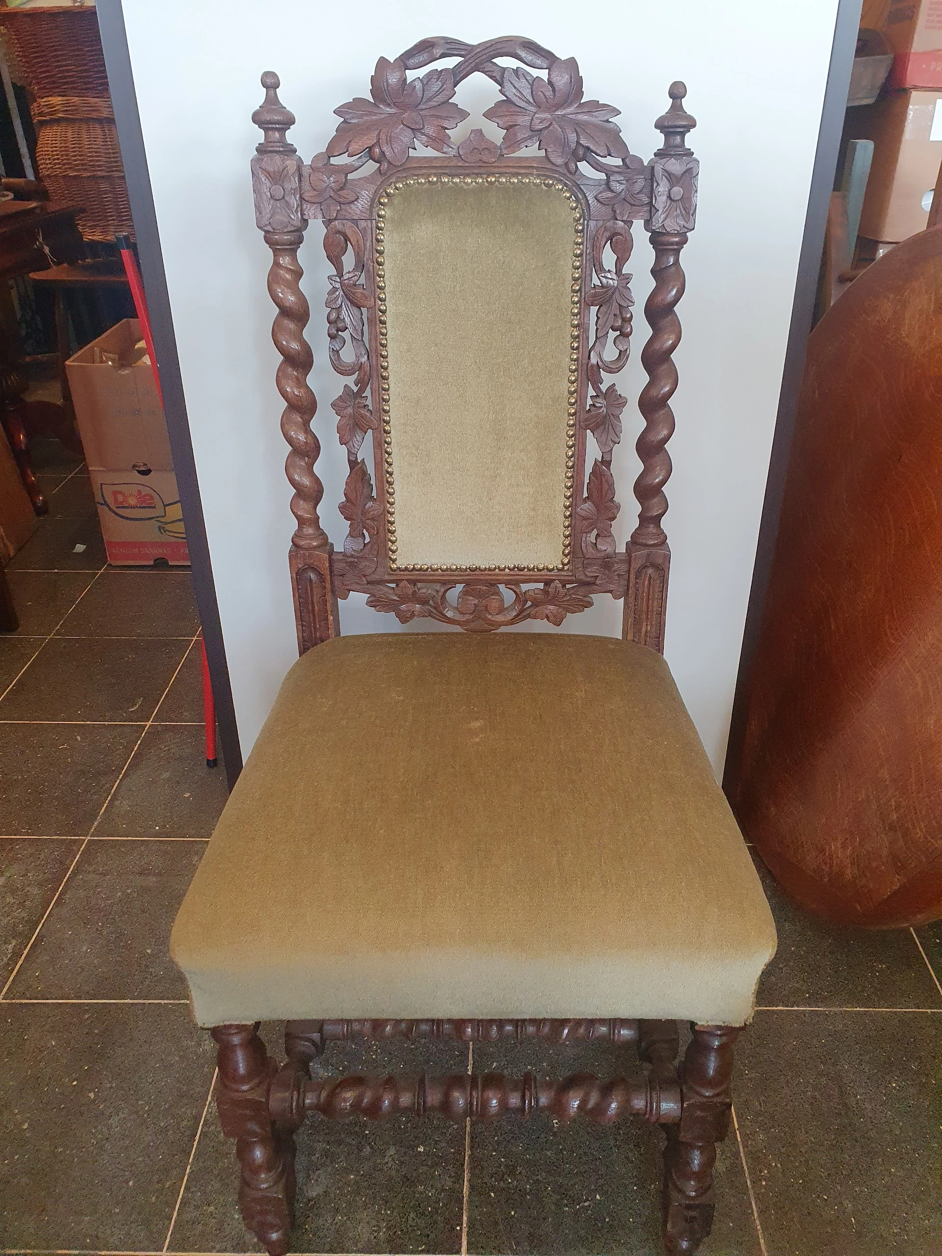 Pimpt kringlooprosmalen in Rosmalen met tweedehands boeken, kleding en meubels