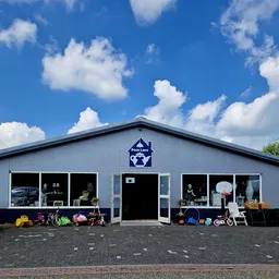 Bezoeker foto van Kringloopwinkel Poco Loco in Menaam