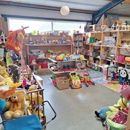 Bezoeker foto van Kringloopwinkel Poco Loco in Menaam