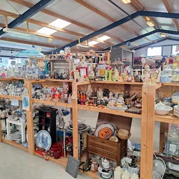 Bezoeker foto van Kringloopwinkel Poco Loco in Menaam