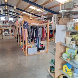 Bezoeker foto van Kringloopwinkel Poco Loco in Menaam