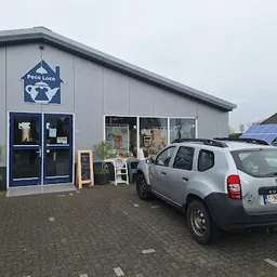 Bezoeker foto van Kringloopwinkel Poco Loco in Menaam