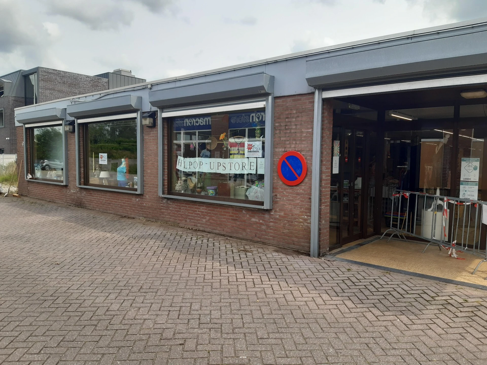 Kringloopwinkel Kringloopwinkel popup store HL in Hoogerheide