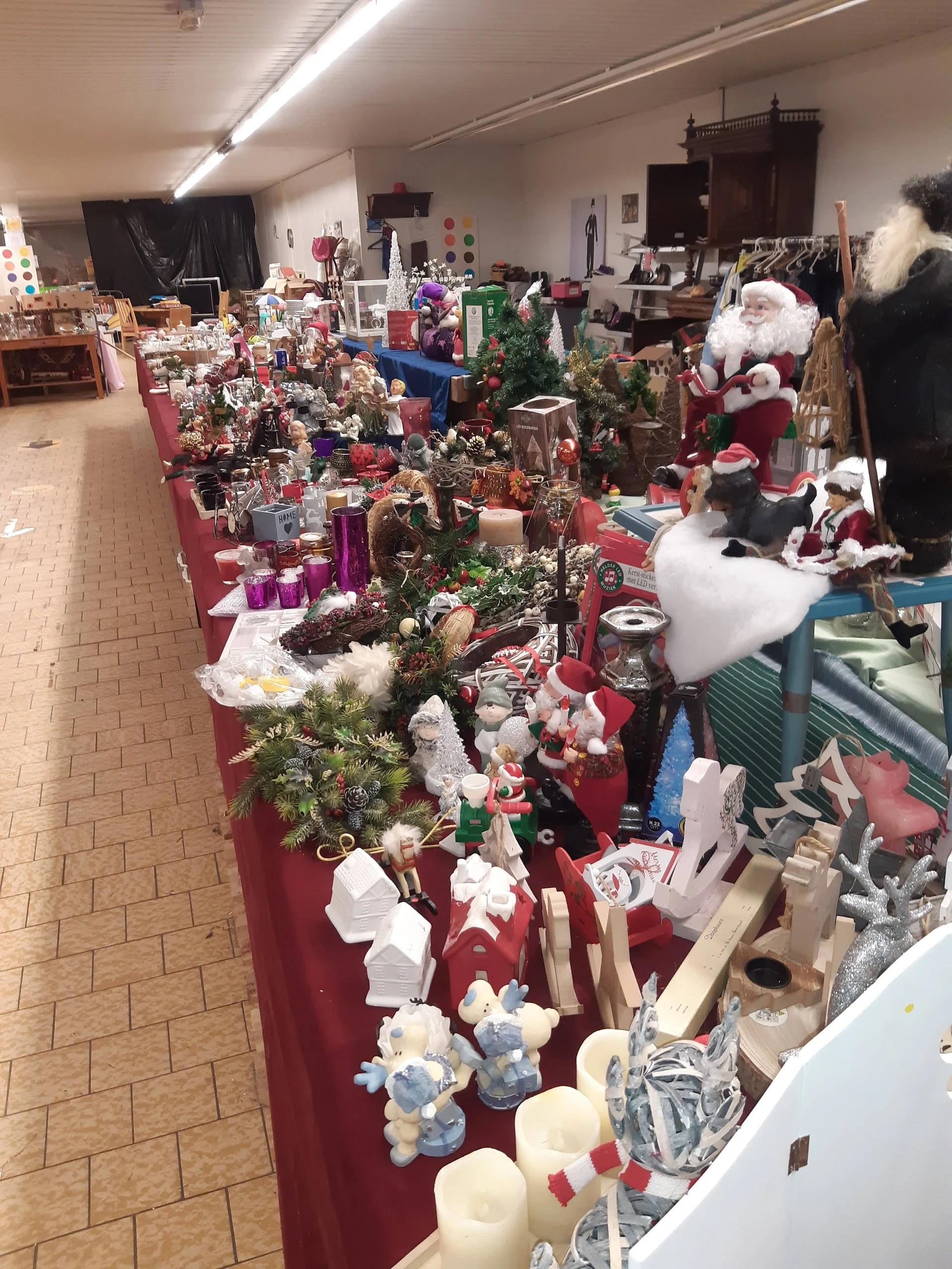 Kringloopwinkel Kringloopwinkel popup store HL in Hoogerheide