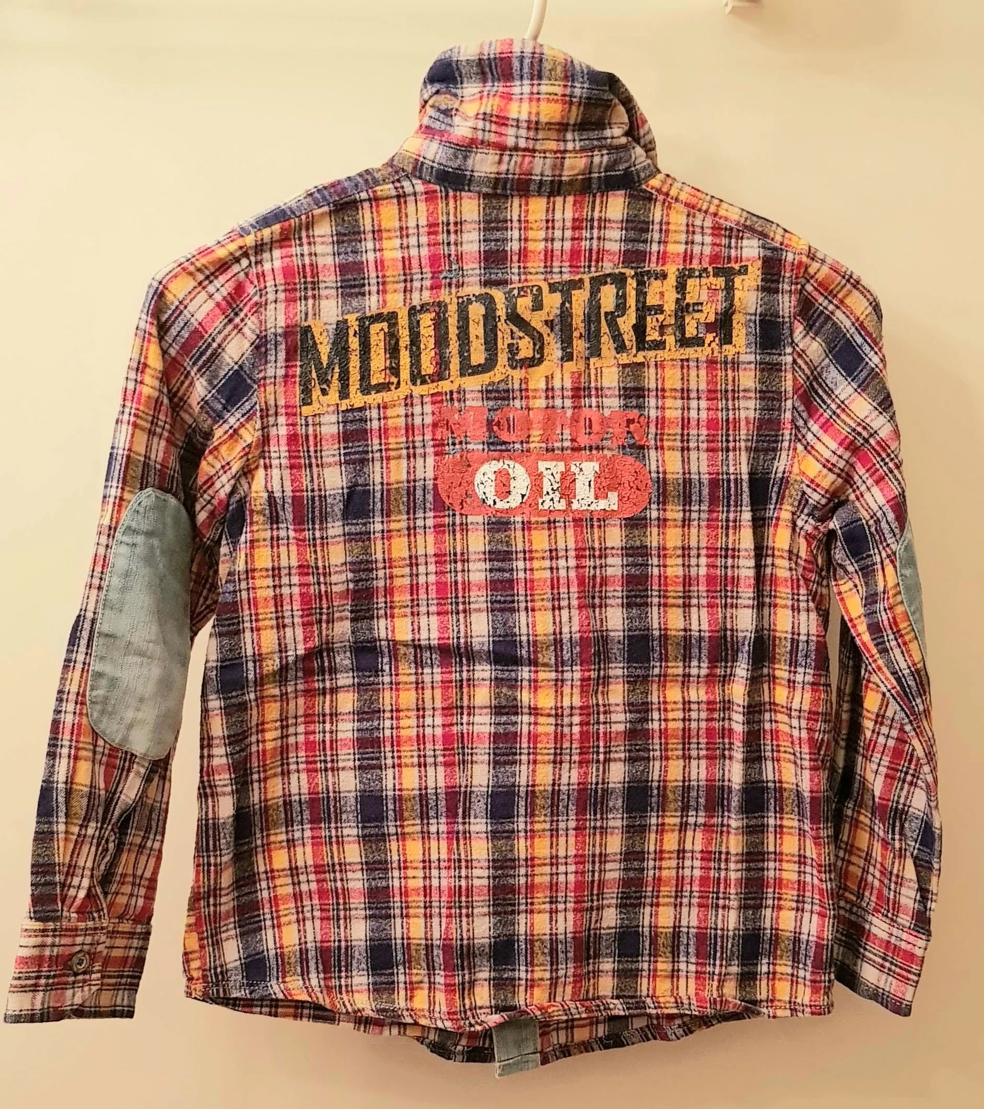 PuiKeKleertjes in Berkel en Rodenrijs met tweedehands meubels en kleding