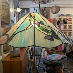 Tiffany-stijl glazen hanglamp met groen glas en bloemmotief