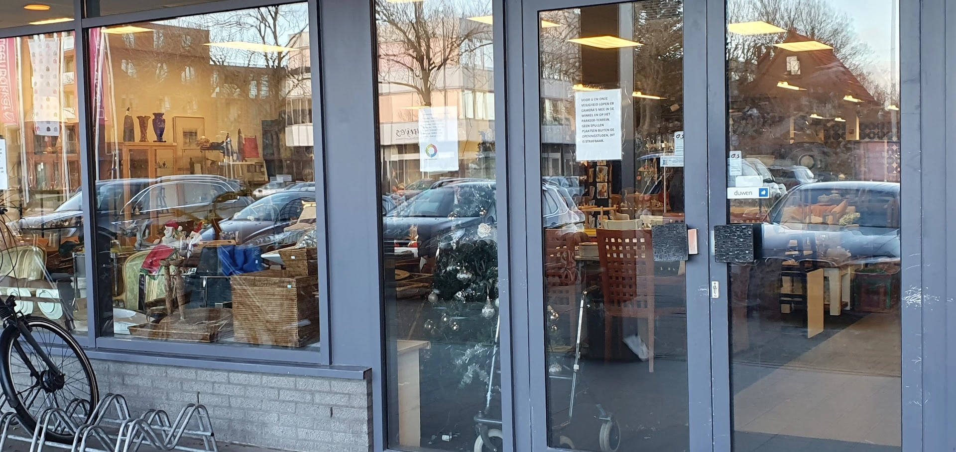 Re-Usable Kringloopwinkel Purmerend in Purmerend met tweedehands meubels en kleding