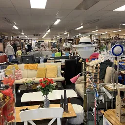 Bezoeker foto van Re-Usable Kringloopwinkel Purmerend in Purmerend