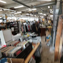 Bezoeker foto van Kringloopwinkel riesruimt in Nijmegen