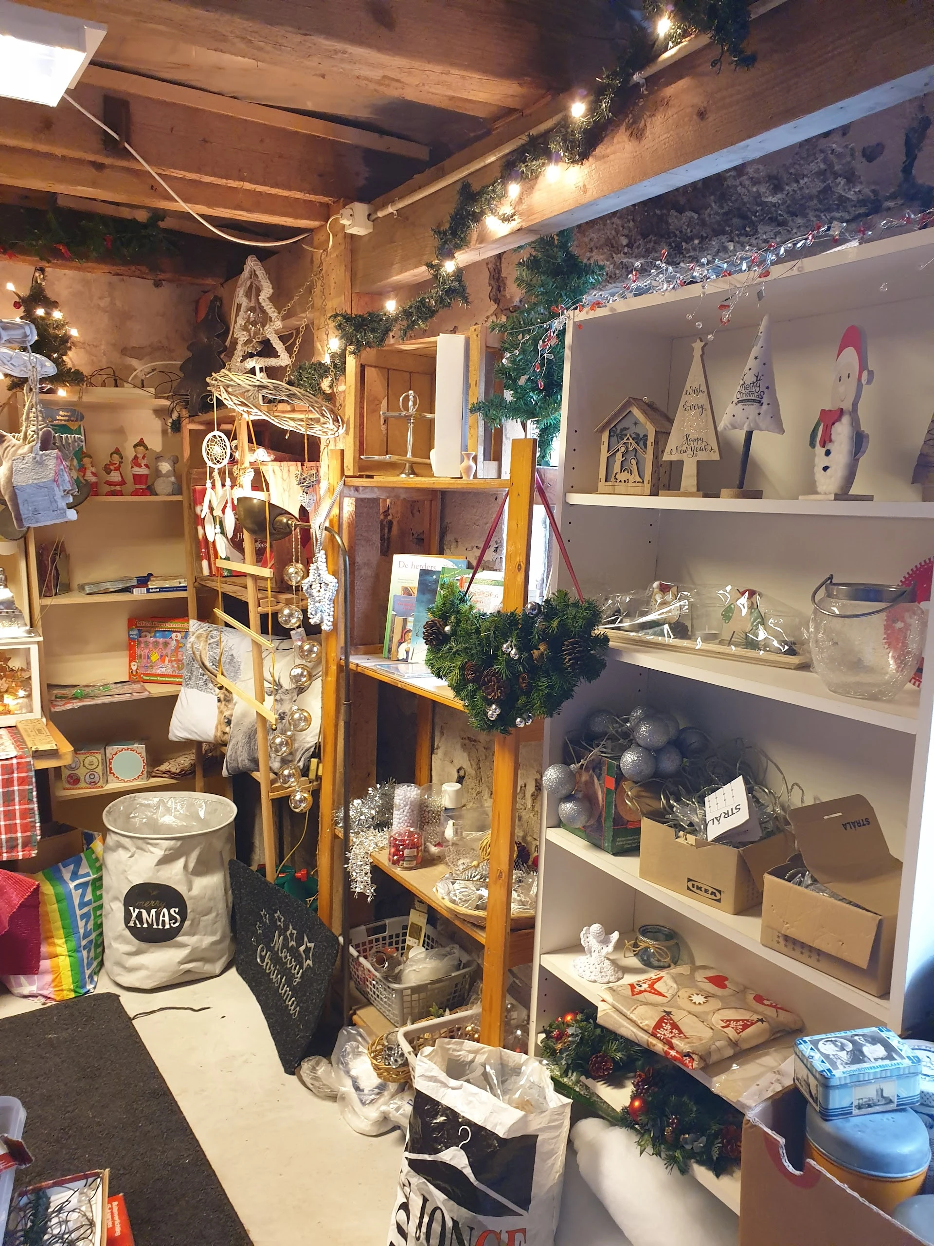 Kringloopwinkel Kringloopwinkel Rommelmarktschuur Langerak in Langerak