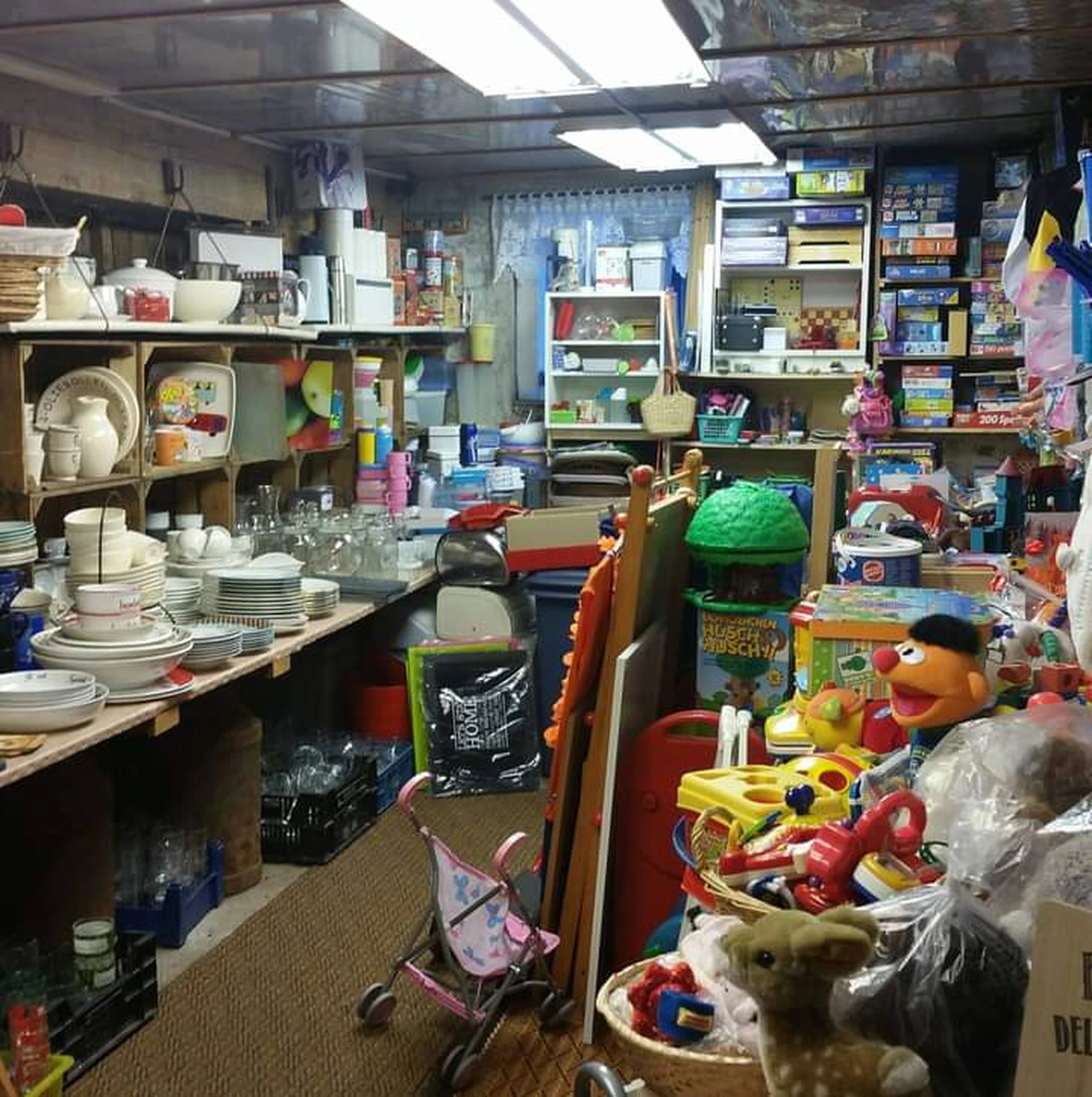 Kringloopwinkel Kringloopwinkel Rommelmarktschuur Langerak in Langerak