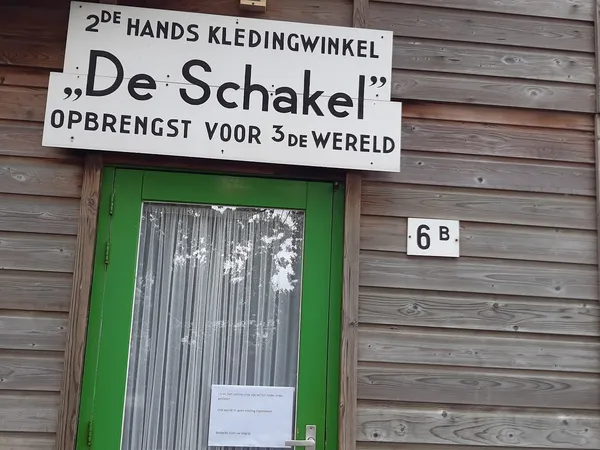 Kringloopwinkel Kringloopwinkel Schakel Tweedehands Kleding De in Malden