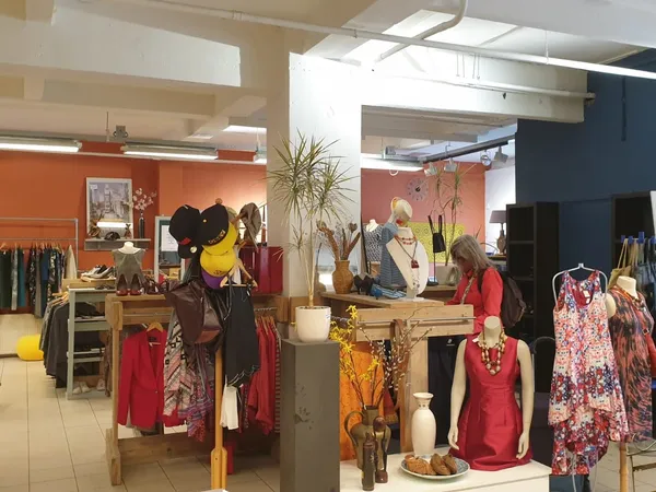 Kringloopwinkel Schroeder Kringloop Holland Fahrenheitstraat in Den Haag