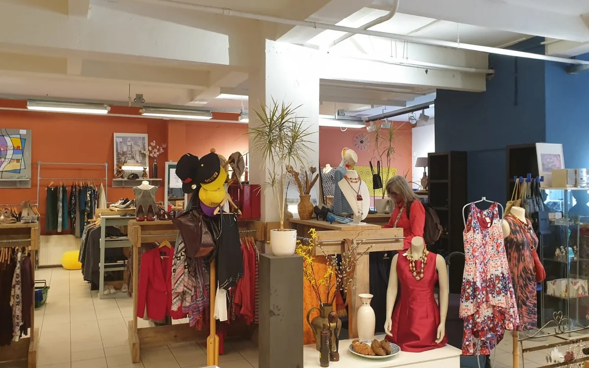 Kringloopwinkel Schroeder Kringloop Holland Fahrenheitstraat in Den Haag