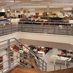 Bezoeker foto van Schroeder Kringloop Kerketuinenweg in Den Haag