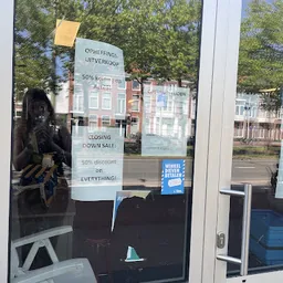 Bezoeker foto van Schroeder Kringloop Loosduinsekade in Den Haag