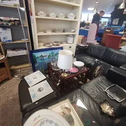 Bezoeker foto van Schroeder Kringloop Westduinweg in Den Haag