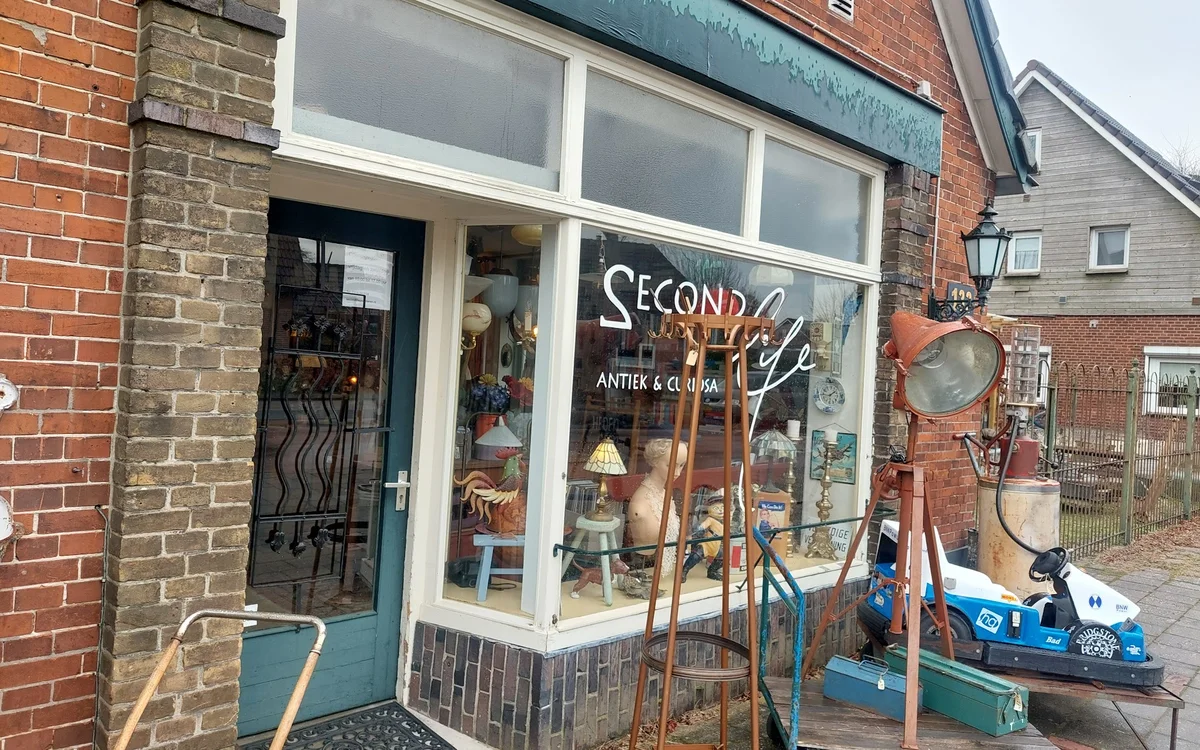 Kringloopwinkel Kringloopwinkel Second Life Brocante - Verlichting - Boeken in Gaanderen