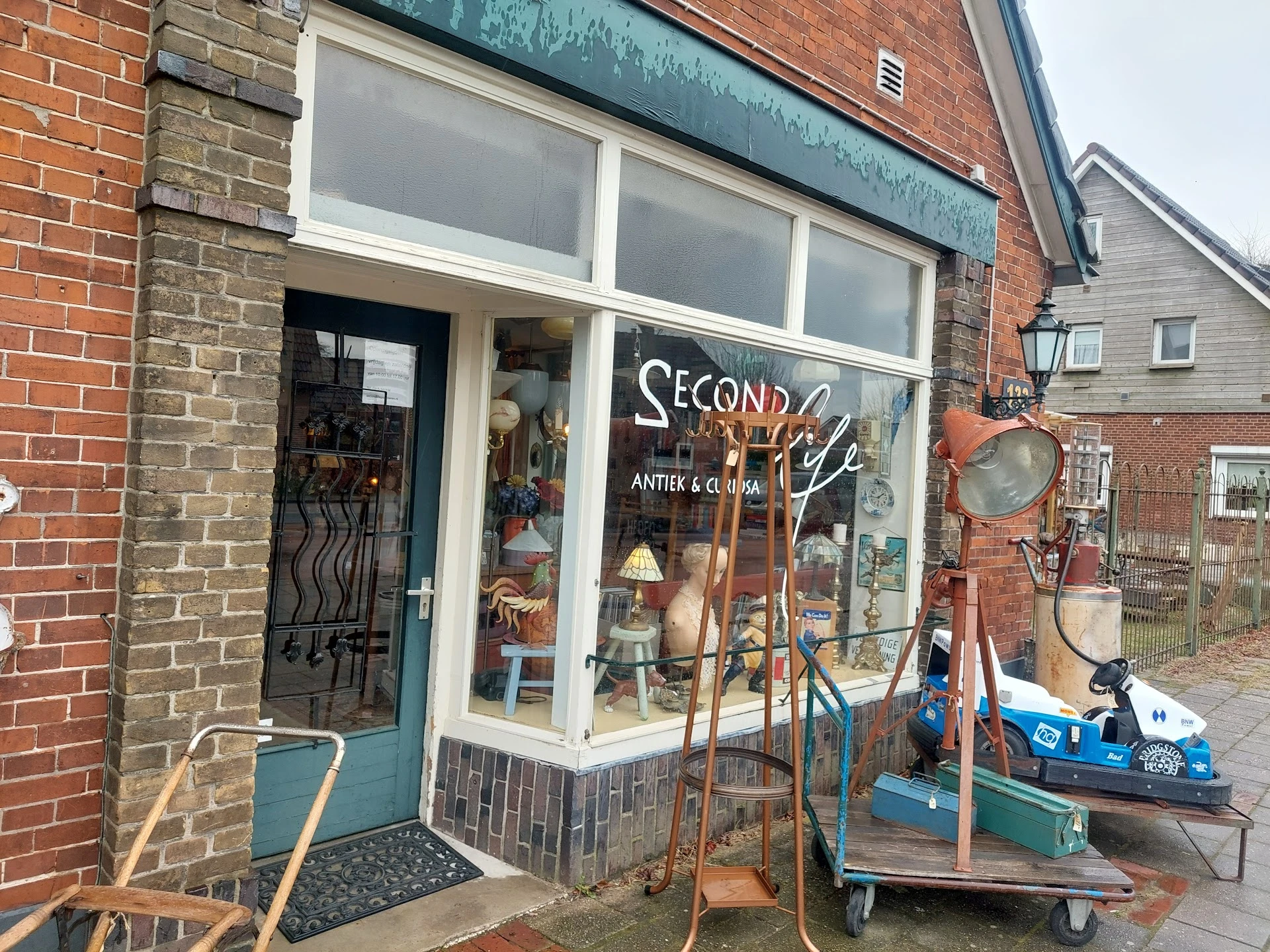 Kringloopwinkel Kringloopwinkel Second Life Brocante - Verlichting - Boeken in Gaanderen