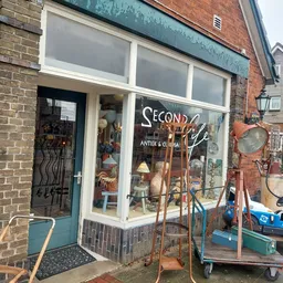 Kringloopwinkel Kringloopwinkel Second Life Brocante - Verlichting - Boeken in Gaanderen