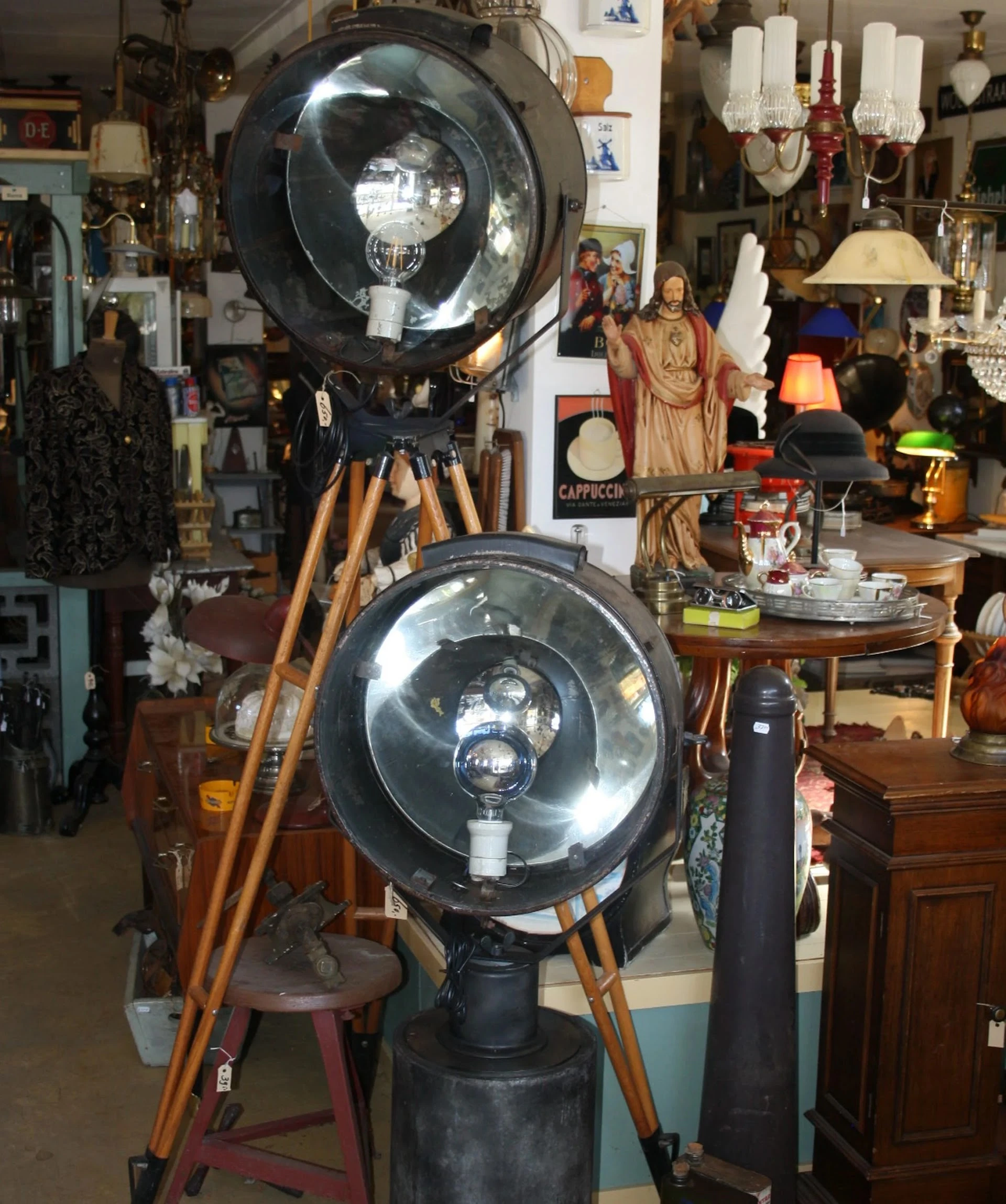 Kringloopwinkel Kringloopwinkel Second Life Brocante - Verlichting - Boeken in Gaanderen