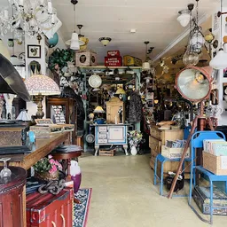 Bezoeker foto van Kringloopwinkel Second Life Brocante - Verlichting - Boeken in Gaanderen