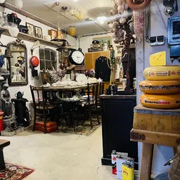 Bezoeker foto van Kringloopwinkel Second Life Brocante - Verlichting - Boeken in Gaanderen