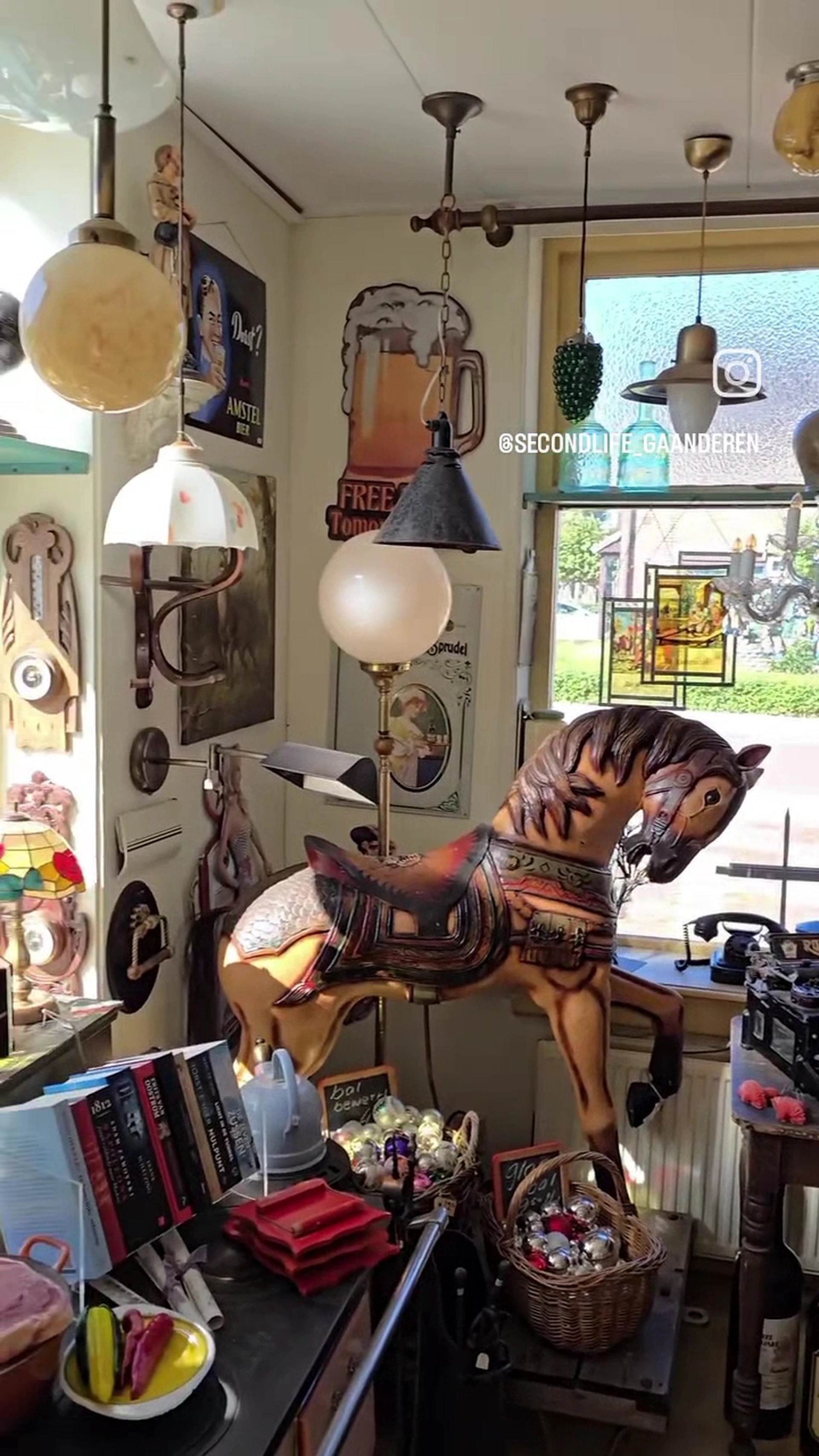 Kringloopwinkel Kringloopwinkel Second Life Brocante - Verlichting - Boeken in Gaanderen