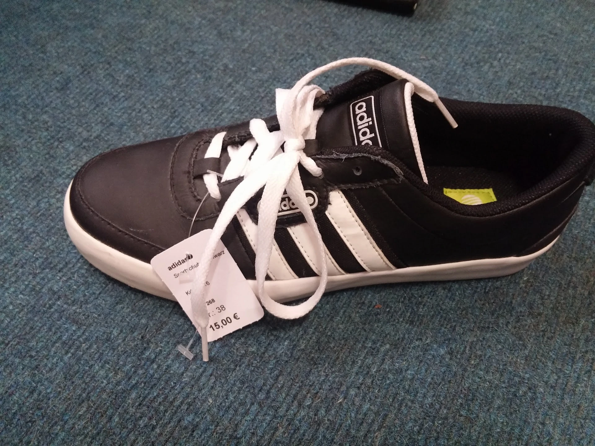 Secondhand - Damen- & Herrenmoden Bei Maja in Heinsberg met tweedehands meubels en kleding