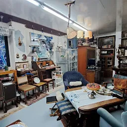 Bezoeker foto van Secondhand Treasures by Joyce in Born