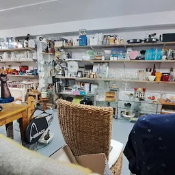 Bezoeker foto van Secondhand Treasures by Joyce in Born