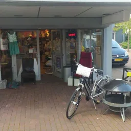 Kringloopwinkel Kringloopwinkel sjakie van de hoek in Spijkenisse