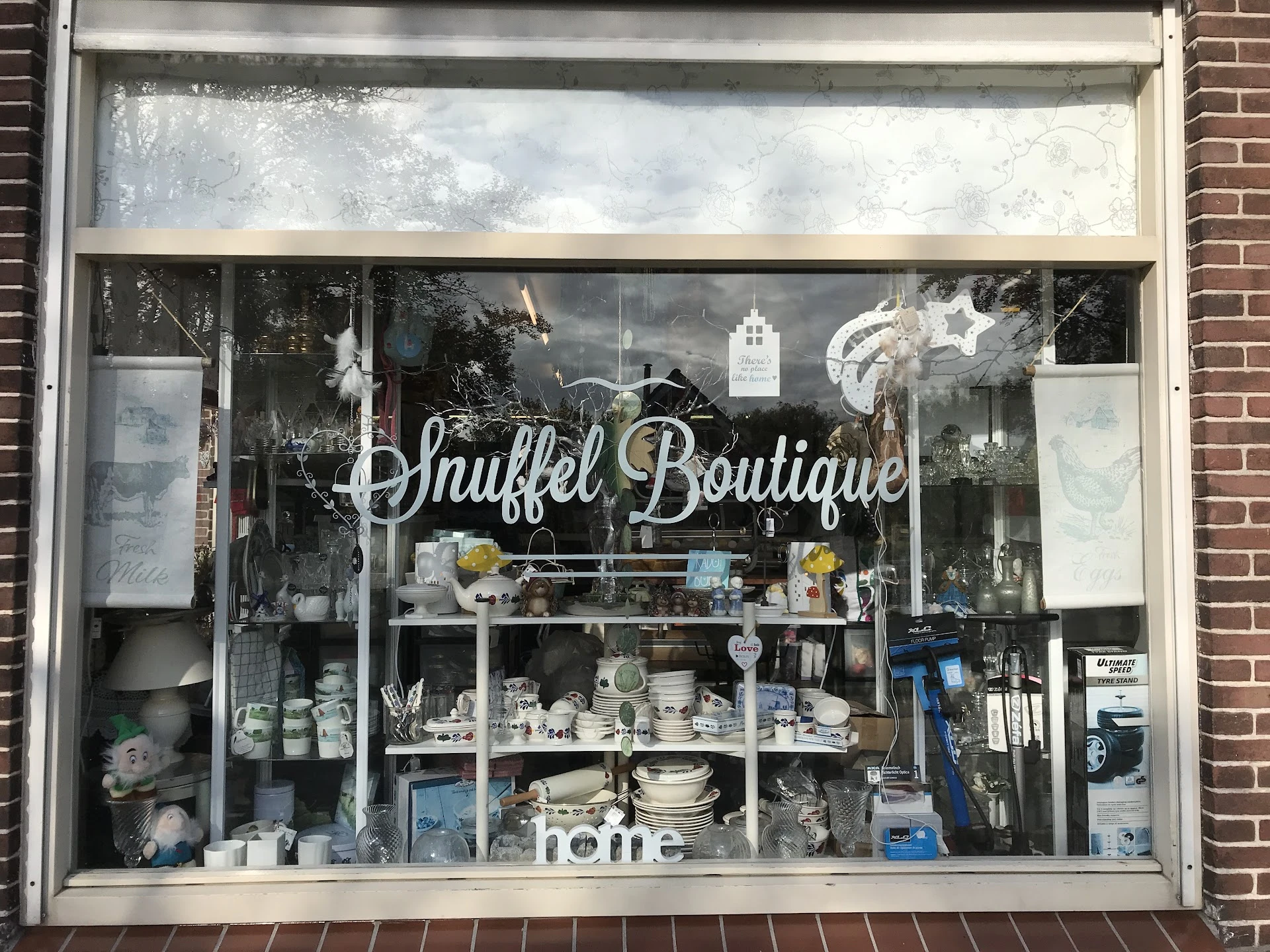 Kringloopwinkel Kringloopwinkel Snuffel Boutique in Oosthuizen