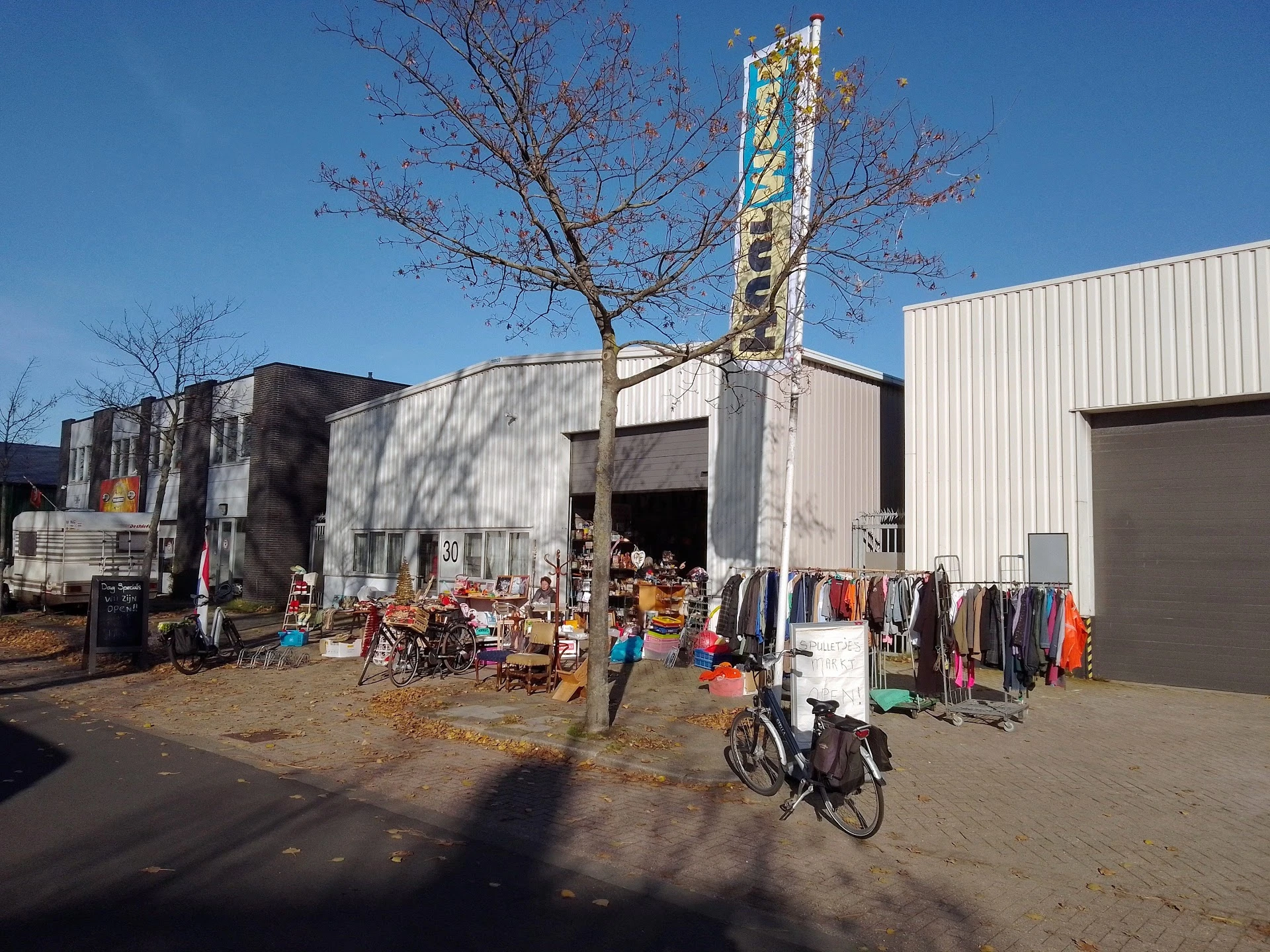 Kringloopwinkel Kringloopwinkel Snuffelloods in Katwijk aan Zee
