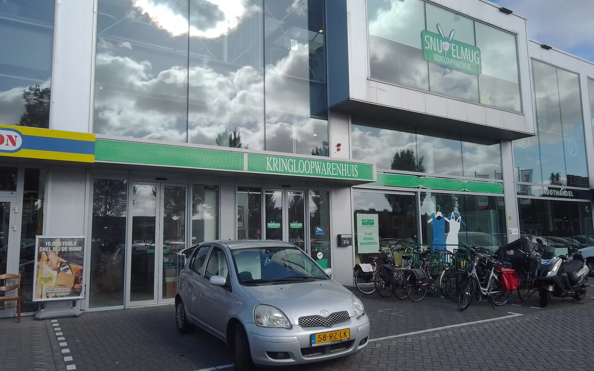 Kringloopwinkel Kringloopwinkel Snuffelmug in Heemstede